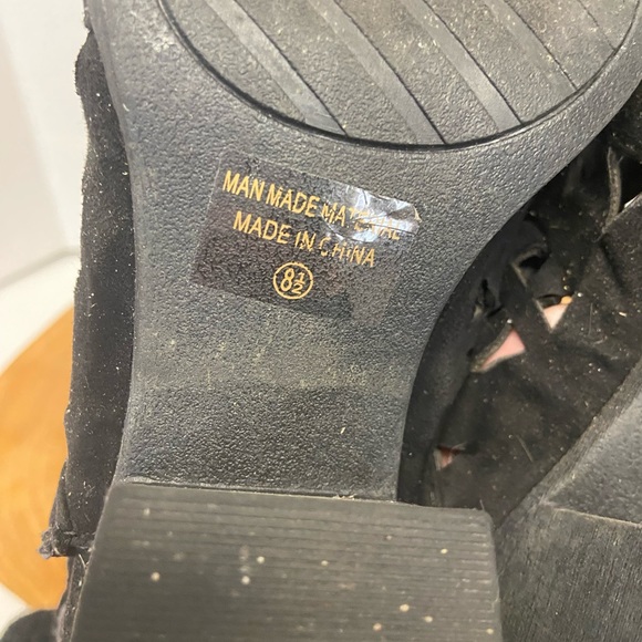 Nature Breeze Stenciled Cut Out Peep Toe Booties - Picture 10 of 11